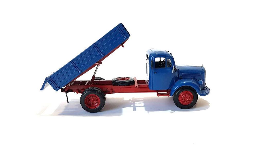 Mercedes Benz  L 3500  -  1950       Minichamps