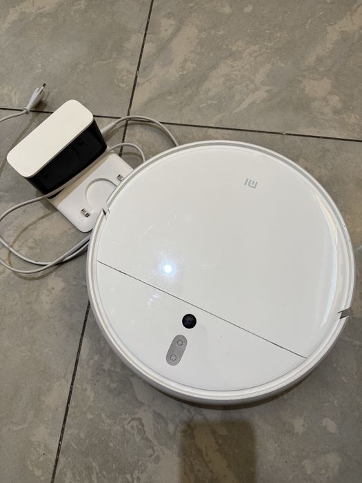 Робот-прахосмукачка MI