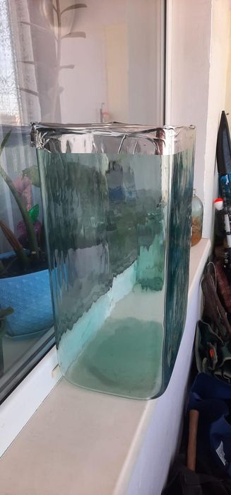 Продам аквариум. В хорошем состоянии .