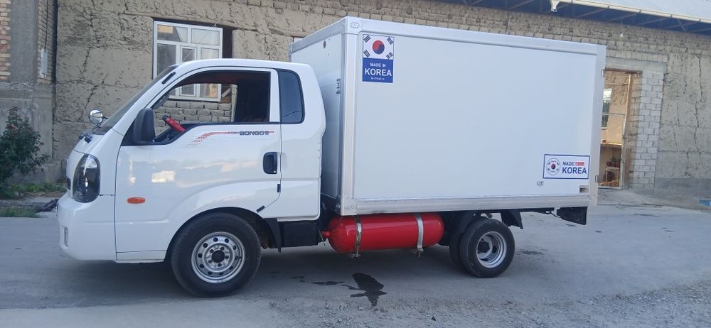 Kia bongo sotiladi pirapan mator xama joyi zur amen bo bolon yangi