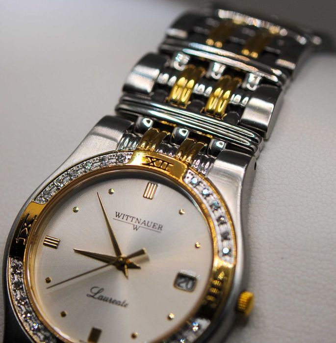 Швейцарски дамски часовник с диаманти - Wittnauer Laureate