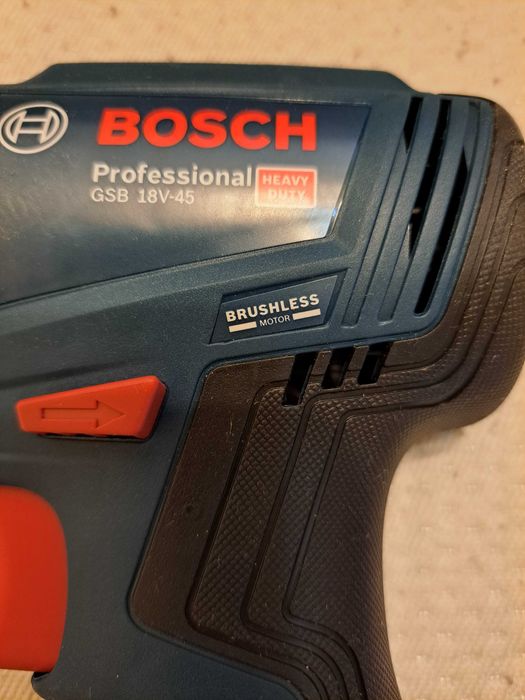 Vind masina de gaurit si insurubat Bosch 18V-45