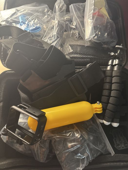 Gopro Hero 7 Black + Card MicroSD 32GB + 100+ Accesorii