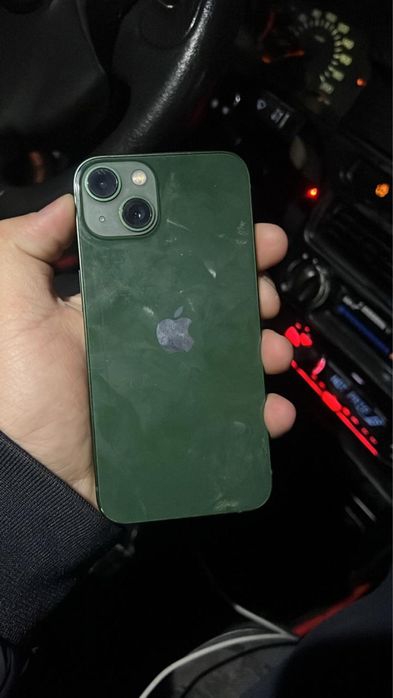 Срочна айфон 13 сатам