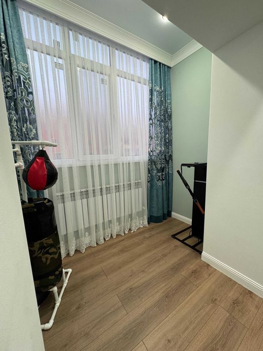 Продам 4х комн кв Батыс