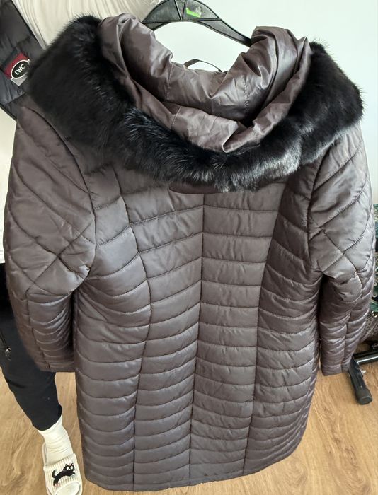 haina de fas cu blana naturala la gat din par de camila noua