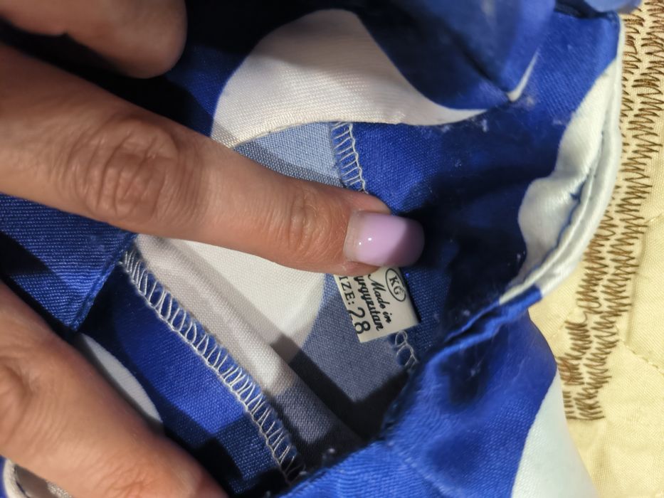 Отдам за шоколадку платья