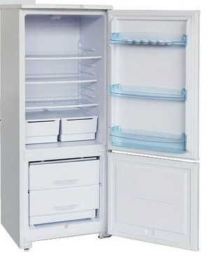 Холодильник Бирюса 151 белый 2-камерный белоснежный   отлично работает