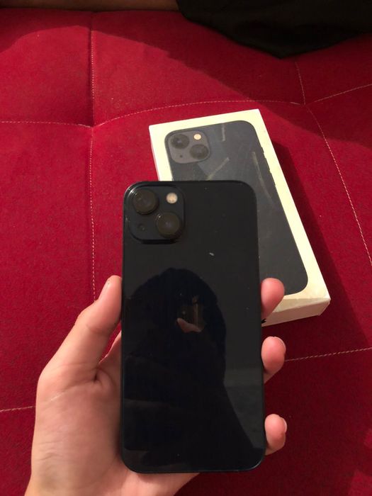 Продам Айфон 13