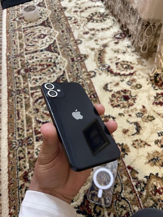 iPhone 12 mini в хорошем состоянии