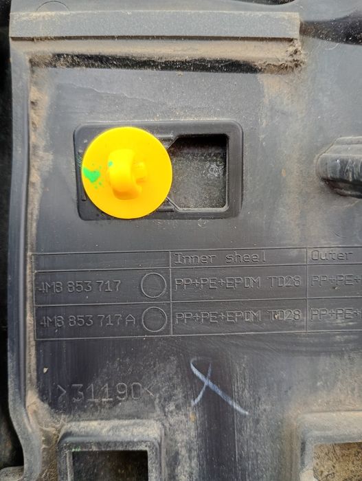 Ornament stânga audi Q8 cod 4M8853717A