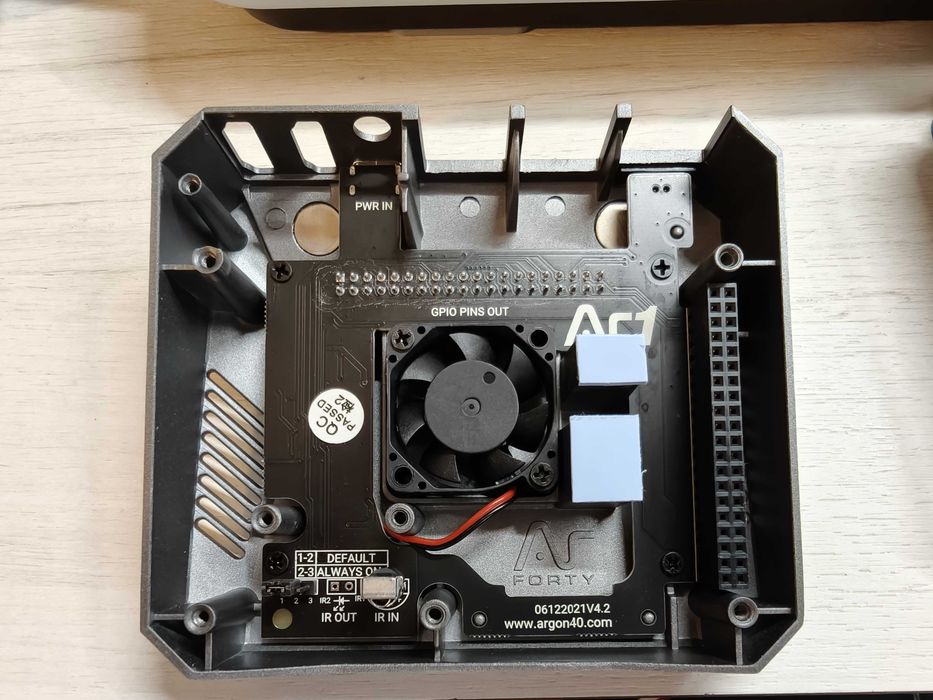 Mini PC - Raspberry Pi 4 Model B 4GB + кутия Argon One M.2 + SSD 120GB