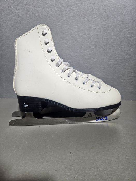 Patine 3029 gheata patinaj artistic American    marime   41 (26,5    cm lungime interioara).