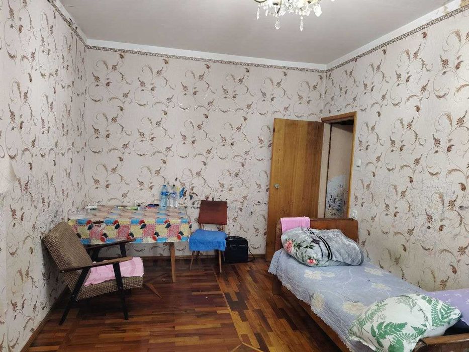 Продаю квартиру возле ресторана Райхон Чиланзар 9 2х ком