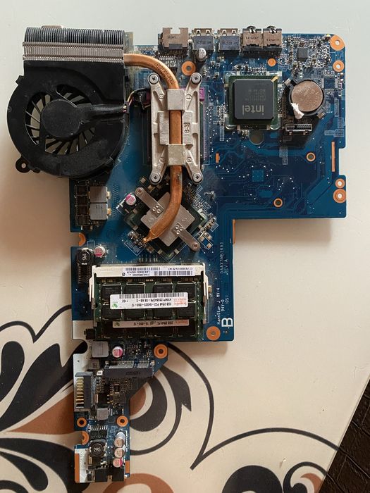 Vand piese laptop, asus si compaq