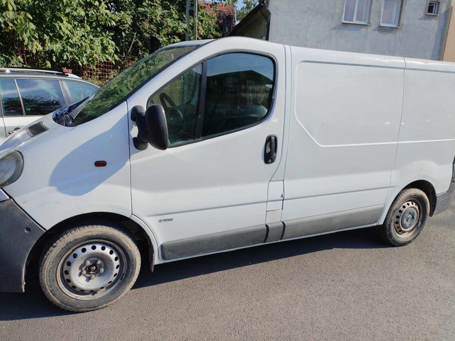 Dezmembrez opel vivaro fab 2004 stare perfecta de functionare