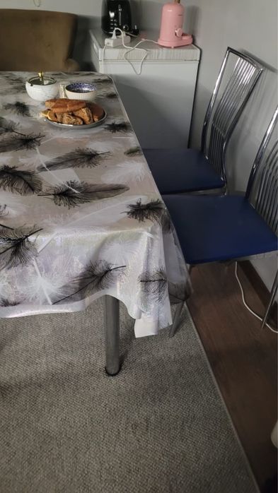 Стол кухонный со стулями