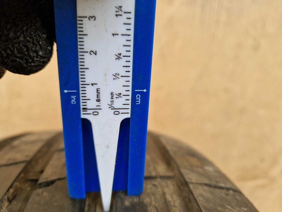 2 Goodyear R18 215/45 Летни гуми  DOT2224