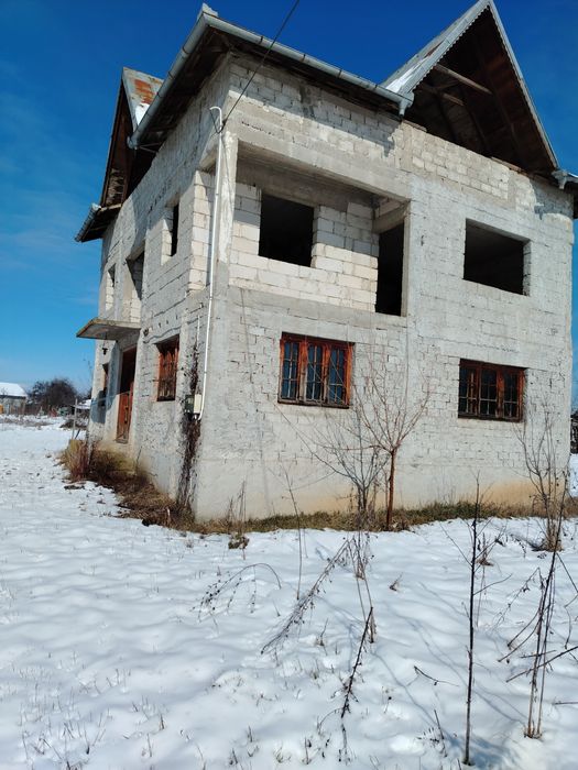 Casă și teren 1200m în cartier Cărămidari