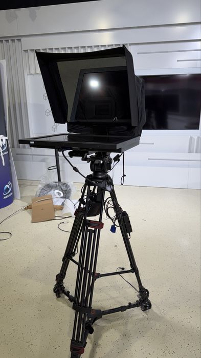 Prompter Datavideo TP-650 pentru tableta cu trepied