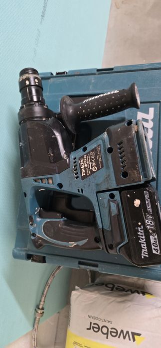 Makita DHR 243 ,