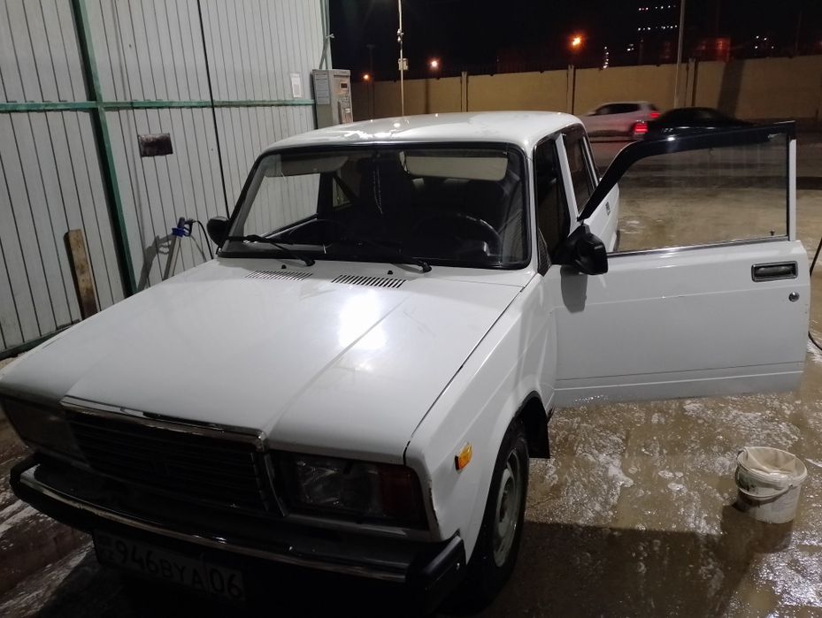 Продаю машину ваз 2107