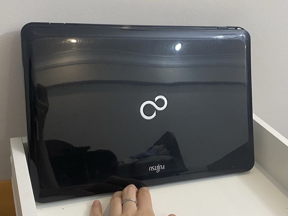 Fujitsu рабочий ноут
