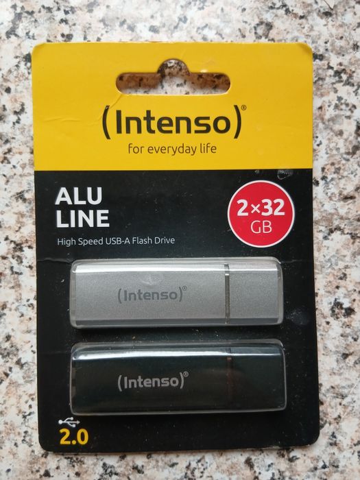 Vând memorii USB