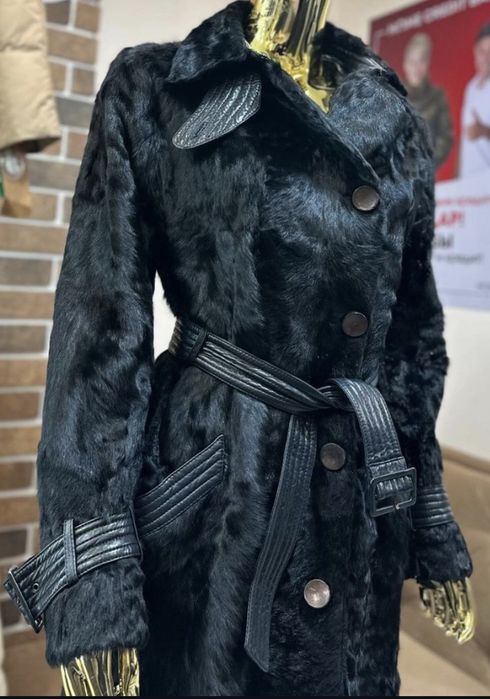 Шуба  Valentino оригинал ,мех ягненка