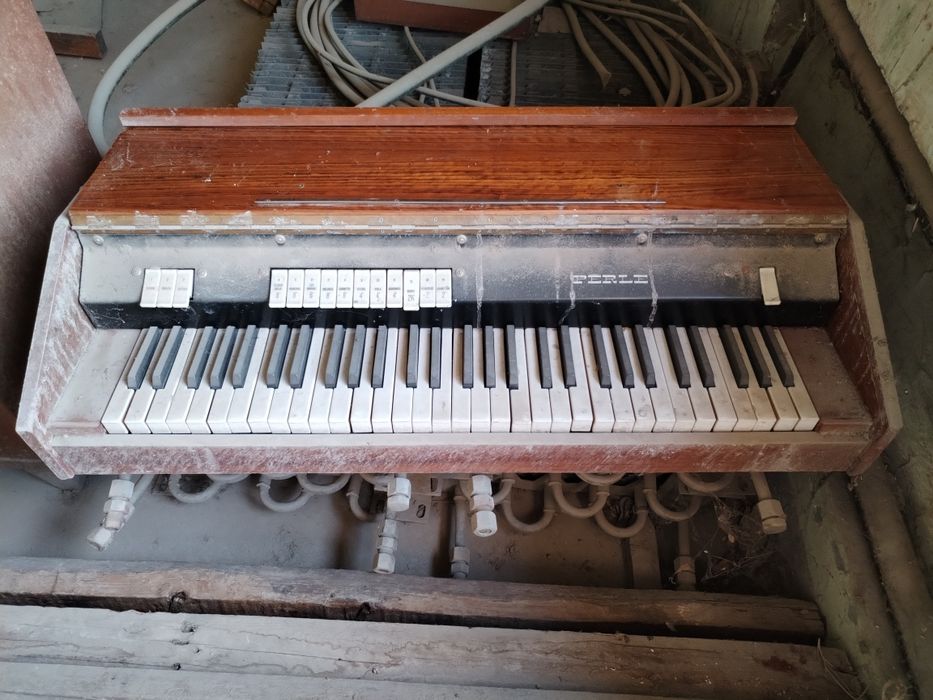 Раритетный синтезатор Электроорган