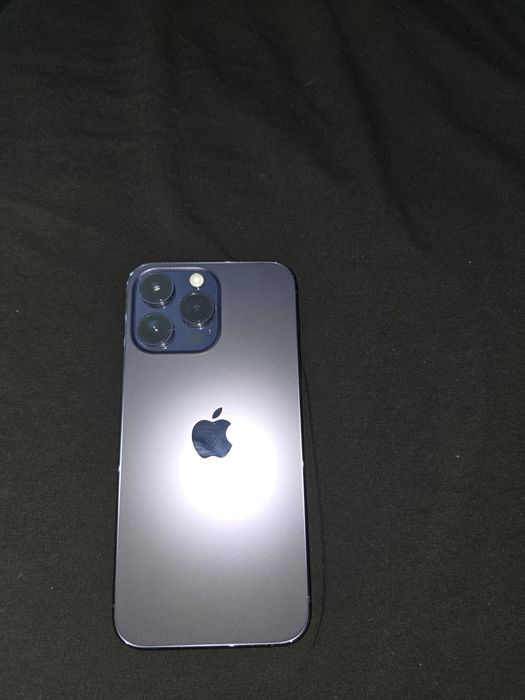 Продам 14 про макс 256 гб в хорошем состоянии