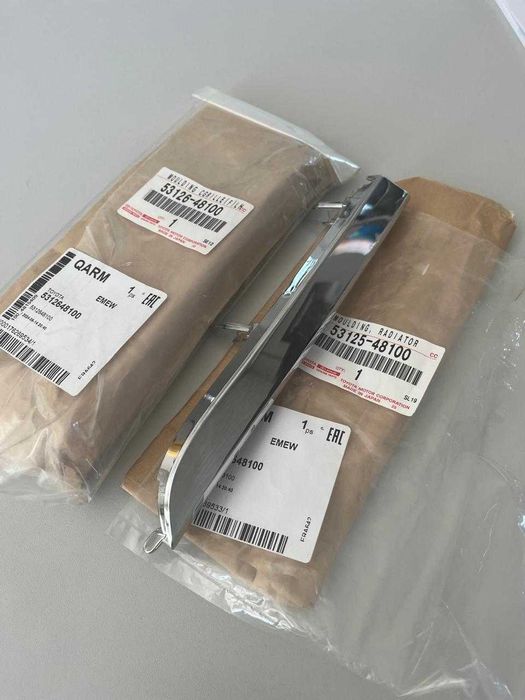 Накладка бампера Lexus RX350