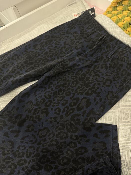 Стильные джинсы