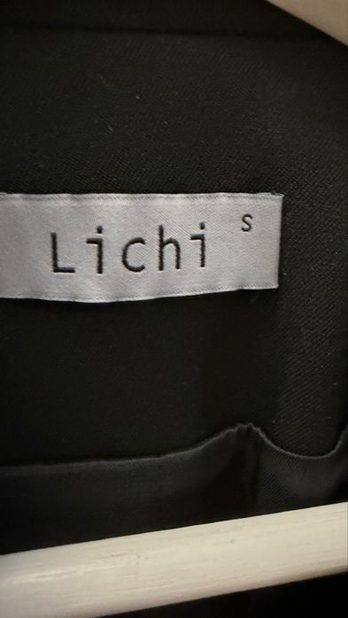 Жакет от бренда Lichi