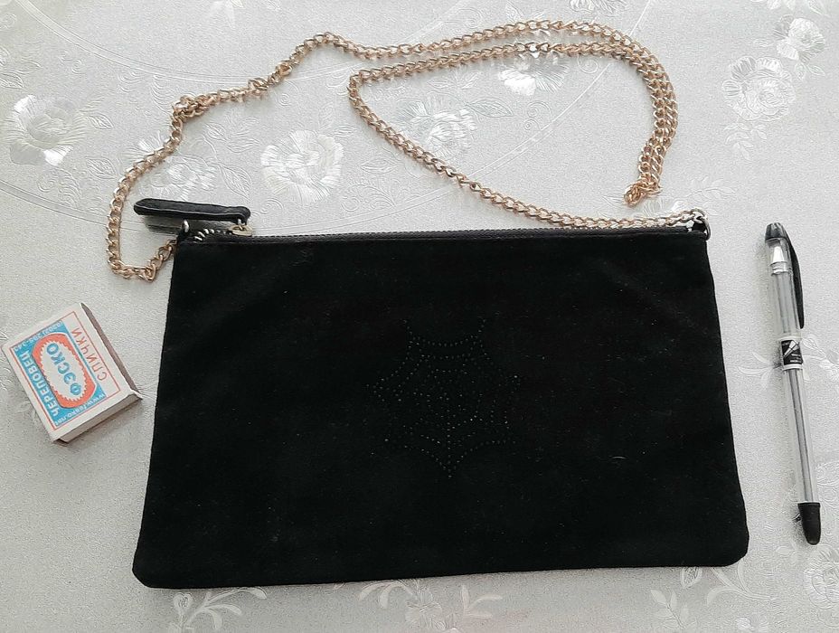 Клатч - сумочка для необходимых мелочей