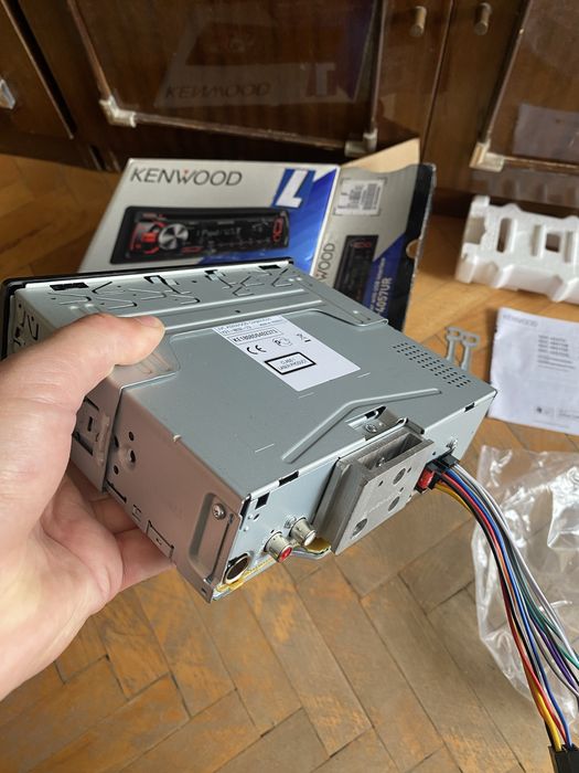 KENWOOD kdc-3057u - КАТО НОВ - USB, CD mp3, AUX плеър за кола сд авто радио