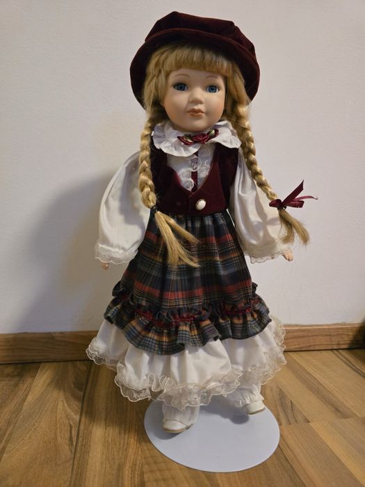 Порцеланова кукла