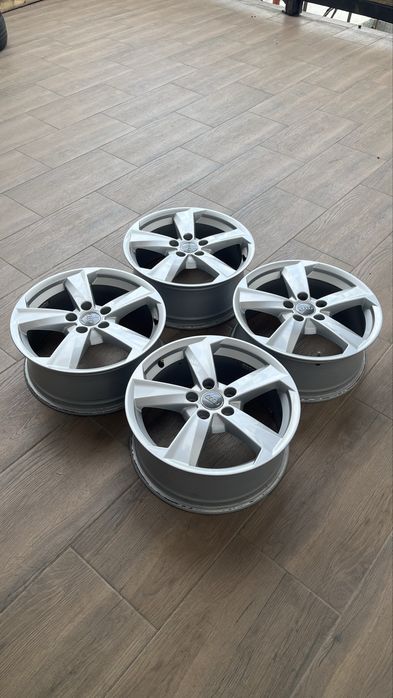 Jante 17 Originale Audi R17 5x112/butuc 57,1 mm/Jenți /Genți/ Aliaj/Aluminium/Audi A3 A4 A6 Q2 Q3