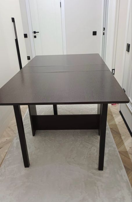 Продам стол книжку