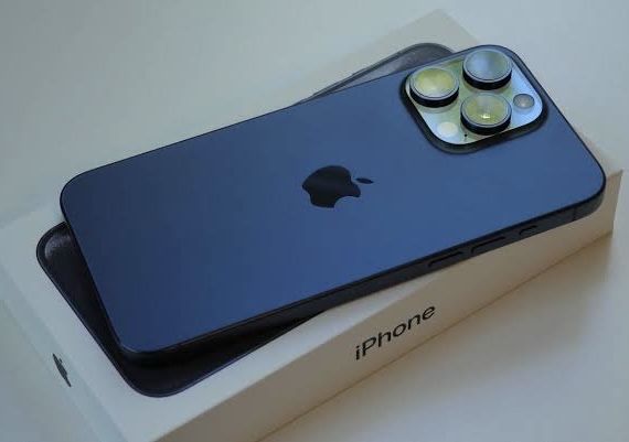 iPhone 15 Pro Blue Titanium