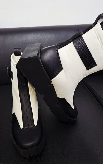 2 perechi Ghete Unired Nude. Stil moon/snow boots