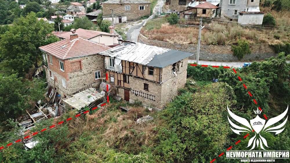 Двуетажна вила/къща 140РЗП с 740кв.м. двор с.Добралък общ.Куклен