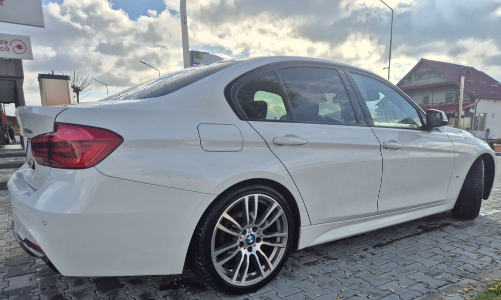 BMW 330 e  Plug-in Hybrid