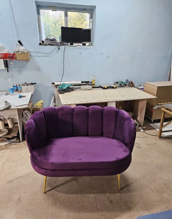 Продам стул-кресло шириной -80см