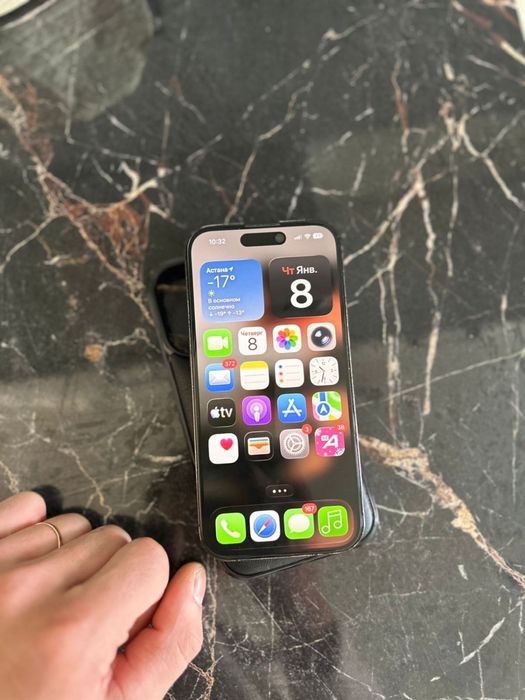 айфон 14 про чорный