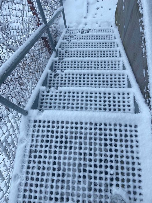 Trepte metalice zincate 1000×240 mm – 30×30mm, zincare la cald