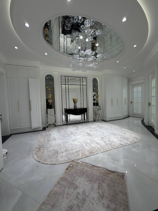 200 кв квартира своя сотилади енг зор уй