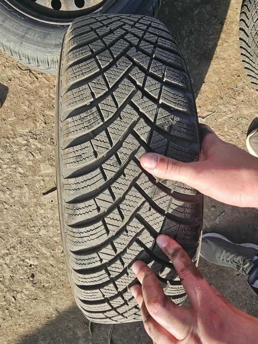 Зимни гуми с железни джанти и тасове Honda r15 195/65