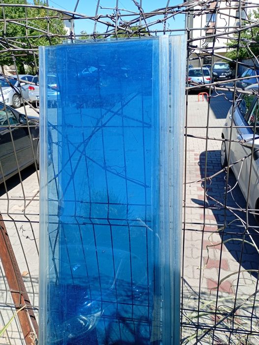 Geam (securizat) baie ,(preț 5 buc.)dus 32cmx178,5 cm culoare albastra