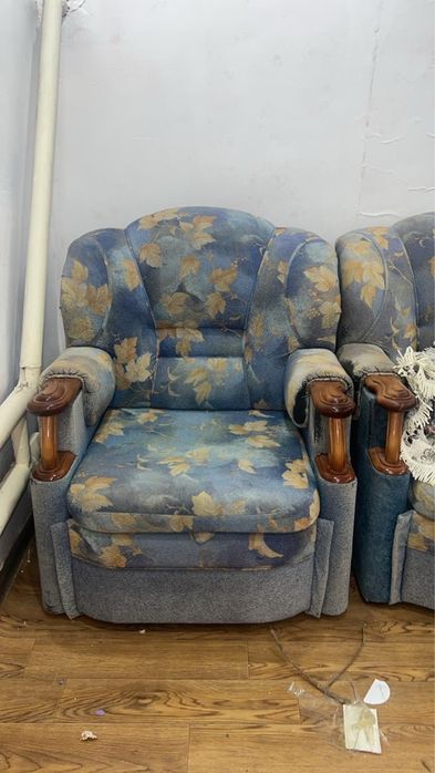 Диван и кресло в комплекте